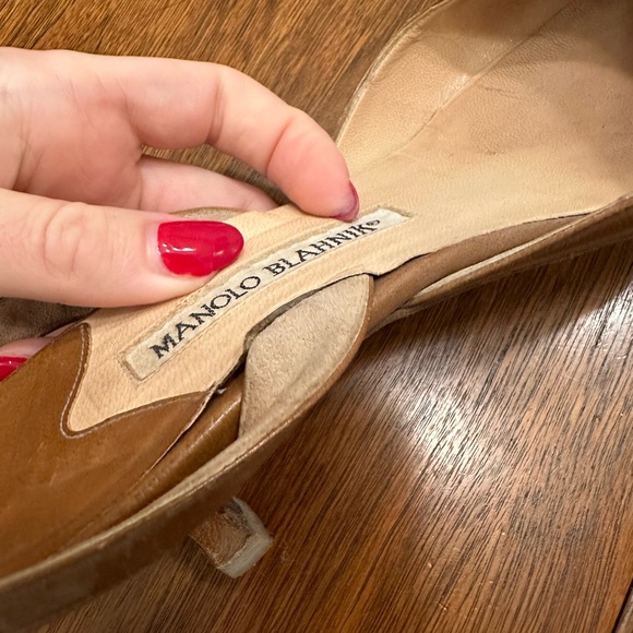 Manolo Blahnik Tan Leather Heels - Picture 7 of 10